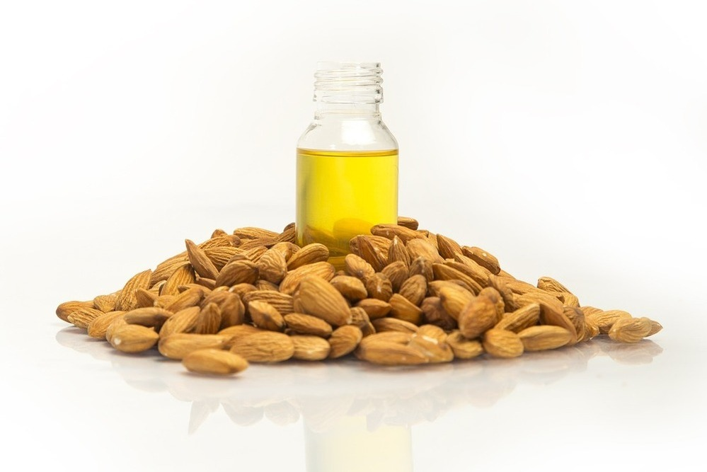 Image of almond oil