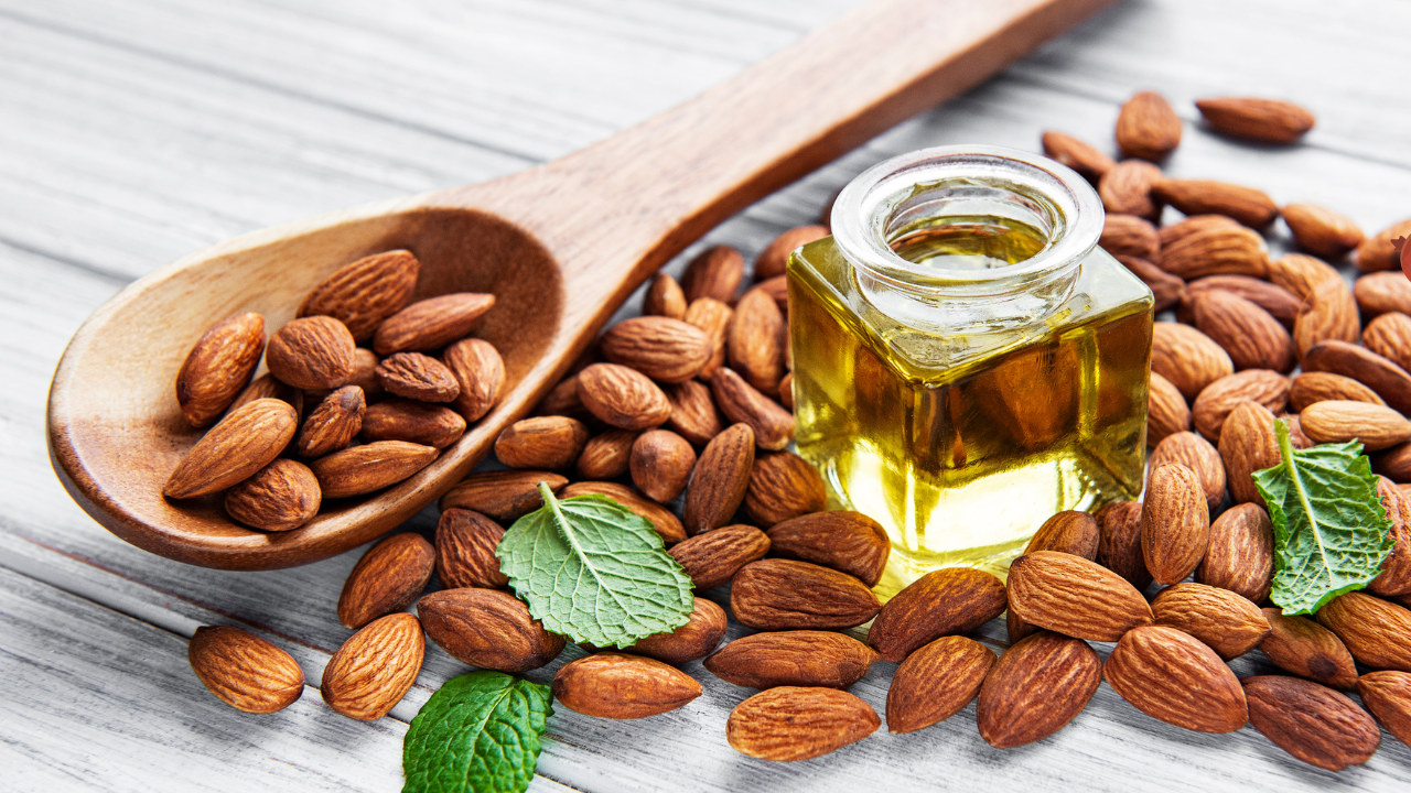 Reduce Dandruff with Almond Oil: 3 Easy DIY Methords